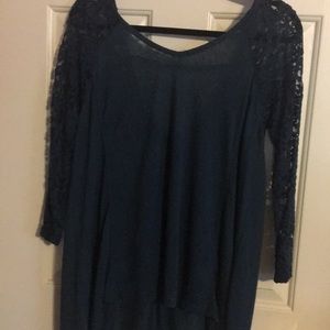 Top fits like a medium.